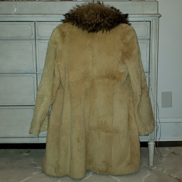 Andrew Marc sheared rabbit fur coat - Picture 5 of 8